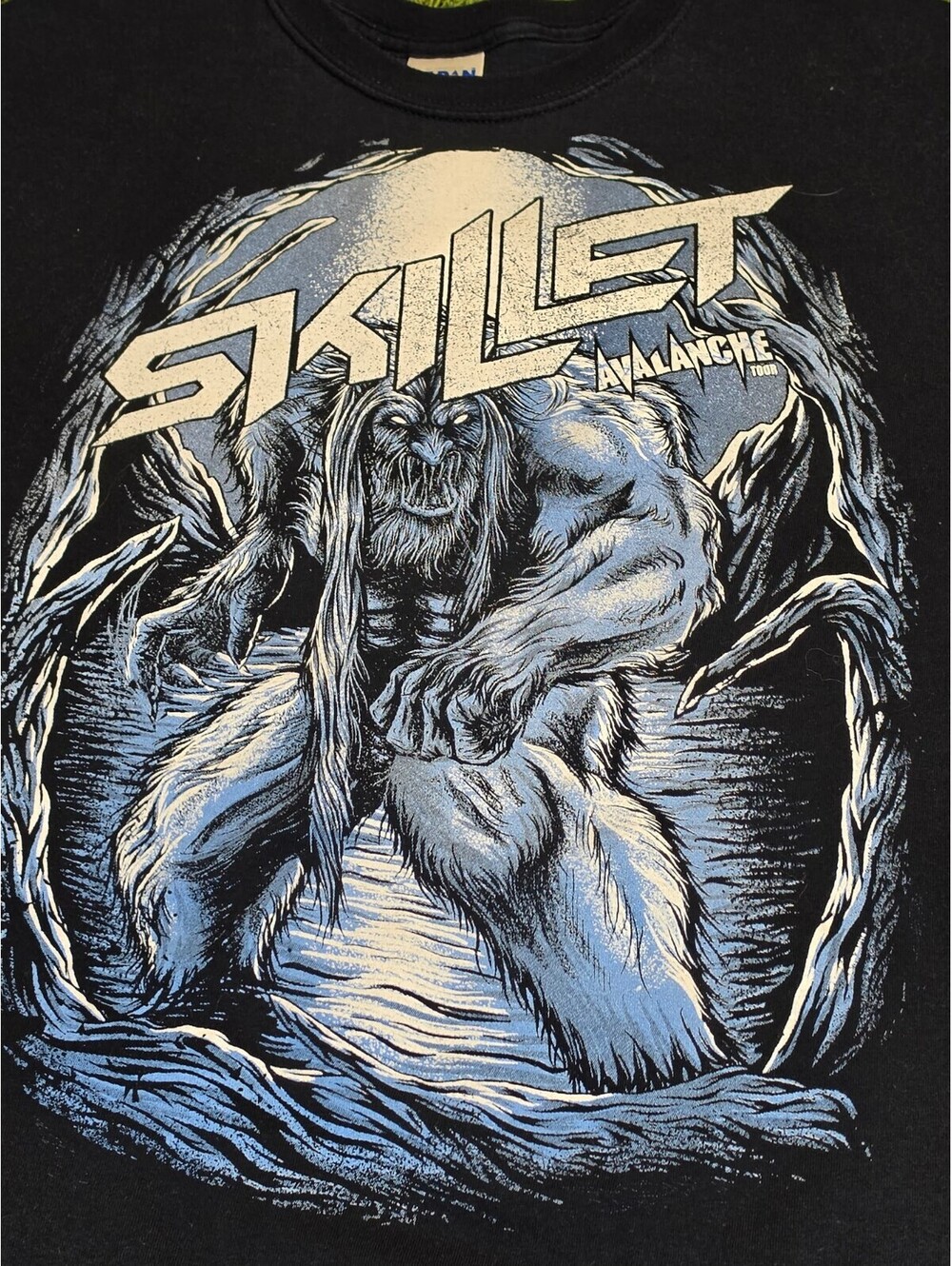 Skillet Avalanche Band T-Shirt Large Black Gildan Heavy Cotton